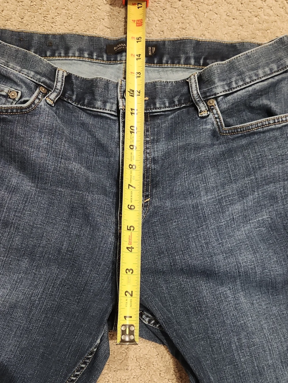 NEW Banana Republic Classic Athletic Tapered Fit Jeans 35 X 32